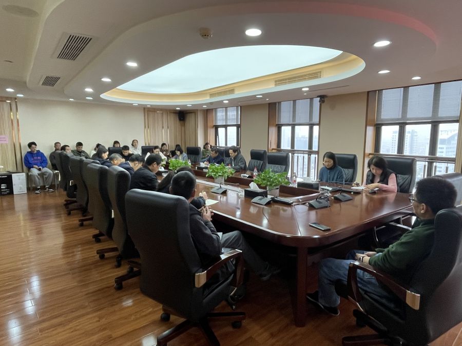 公司黨委委員、副總裁趙茂文赴貨運公司宣講.jpg